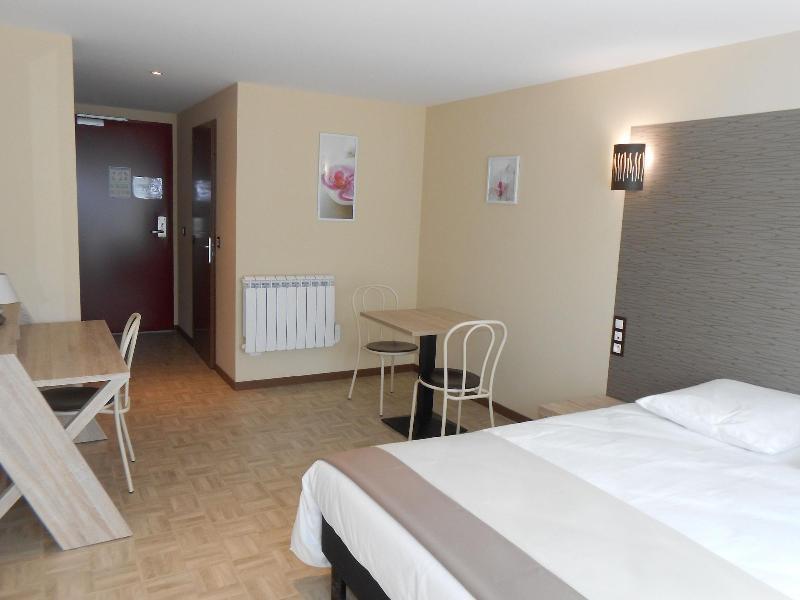 Hotel La Pause Évreux Zewnętrze zdjęcie