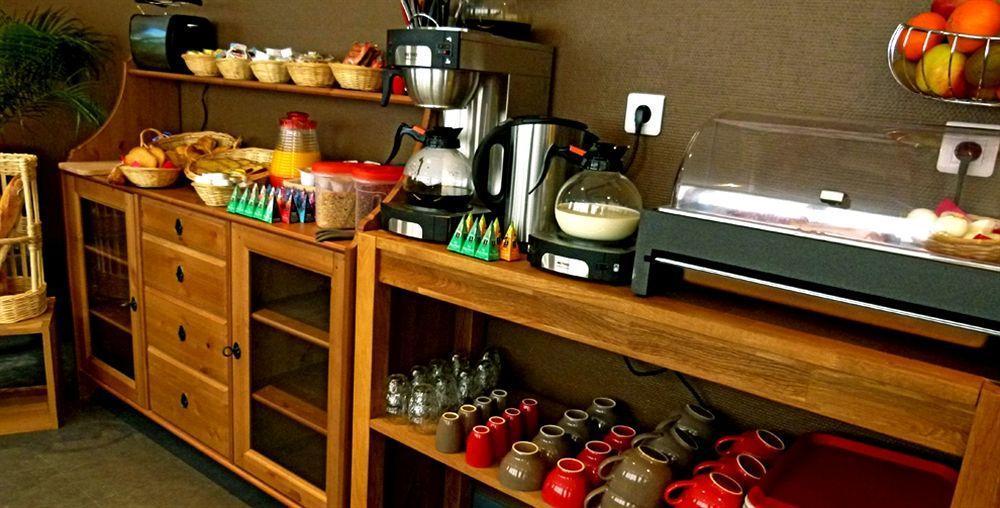 Hotel La Pause Évreux Zewnętrze zdjęcie