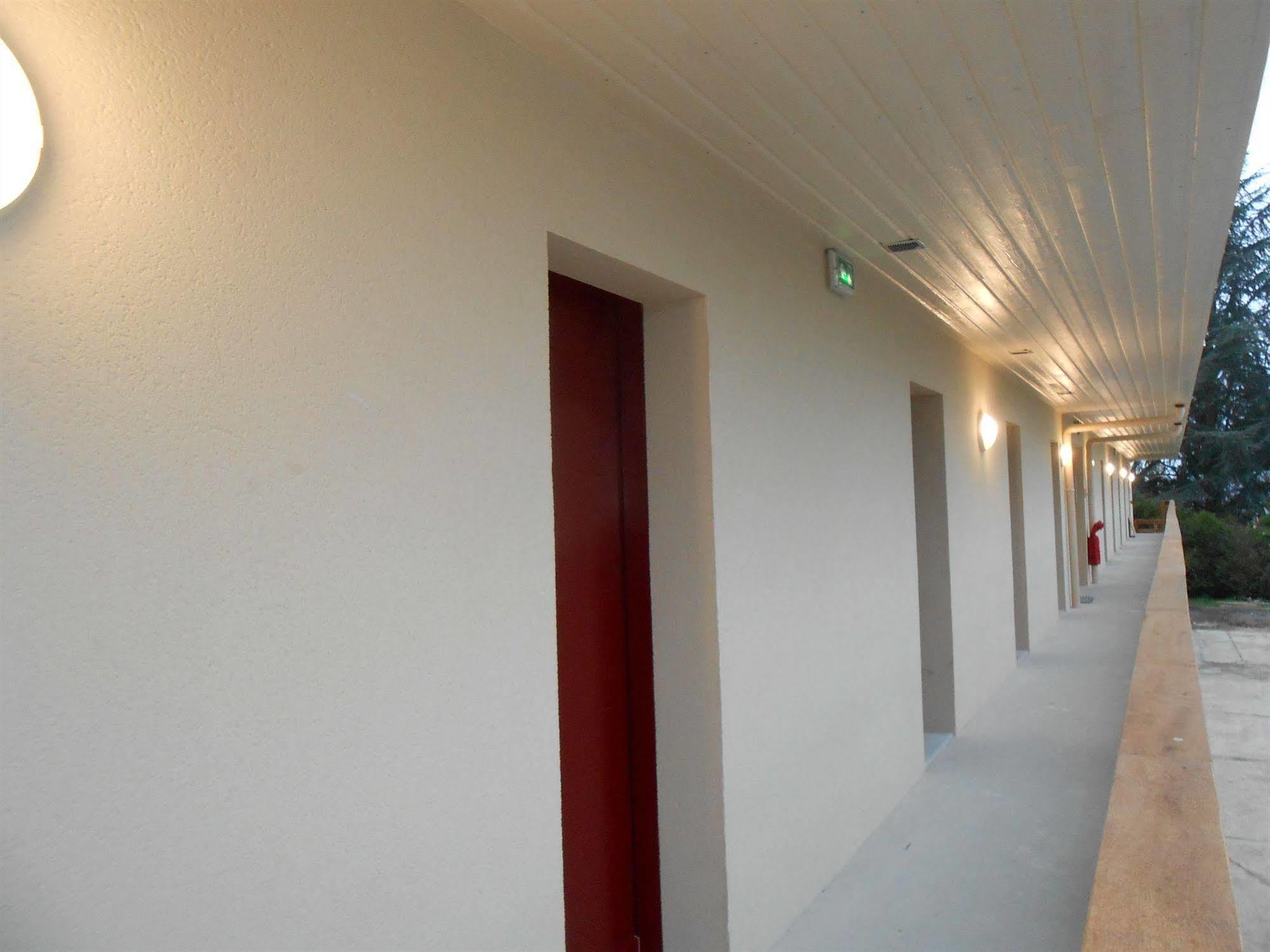 Hotel La Pause Évreux Zewnętrze zdjęcie