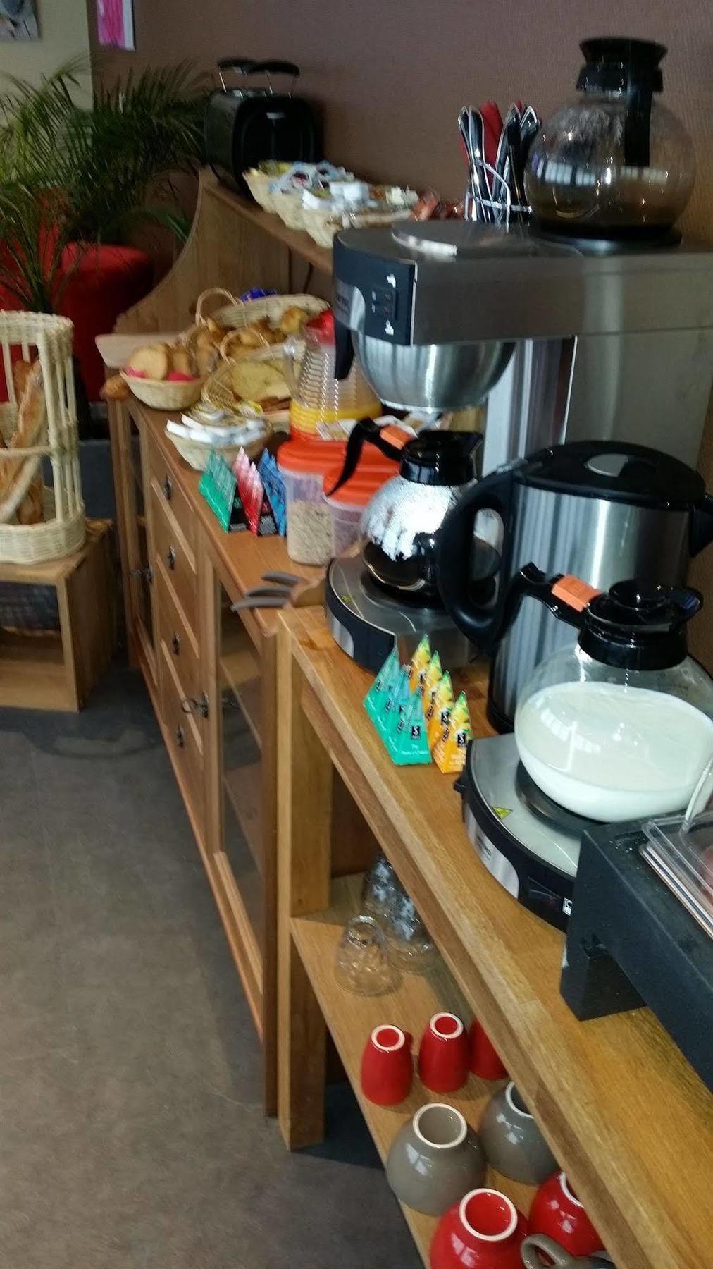 Hotel La Pause Évreux Zewnętrze zdjęcie